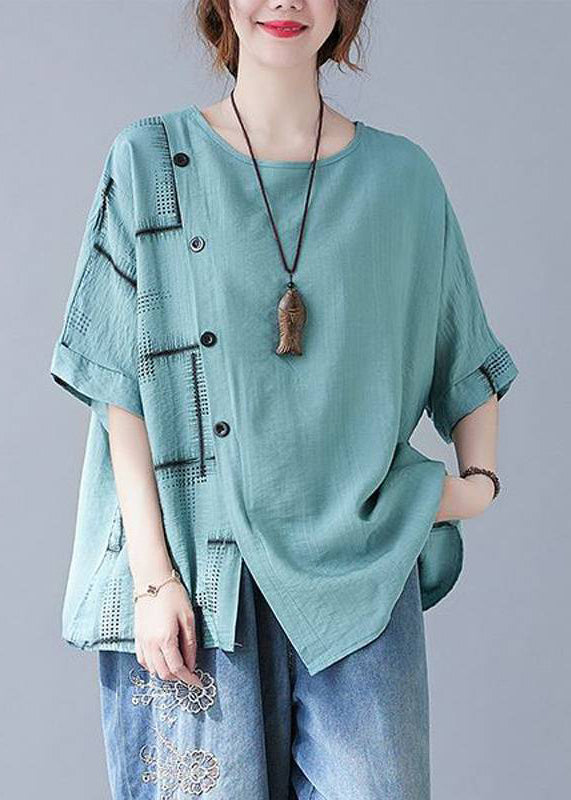 Well Tailored Top with a Graceful Silhouette