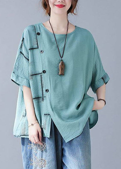 Well Tailored Top with a Graceful Silhouette