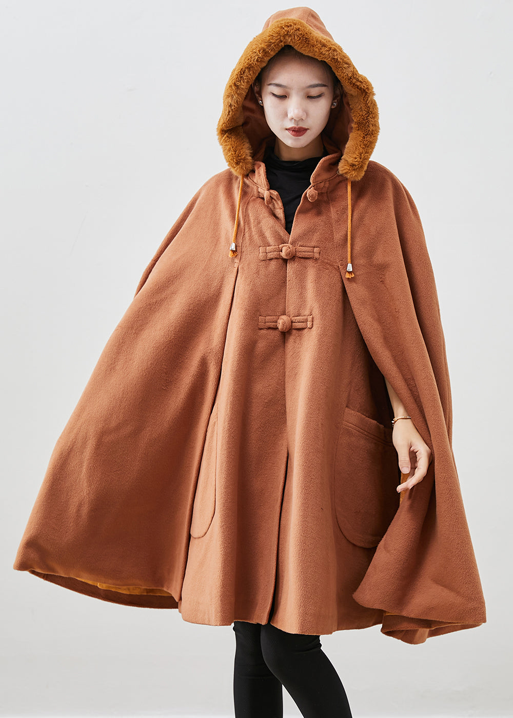 Well Tailored Coat with a Graceful Silhouette