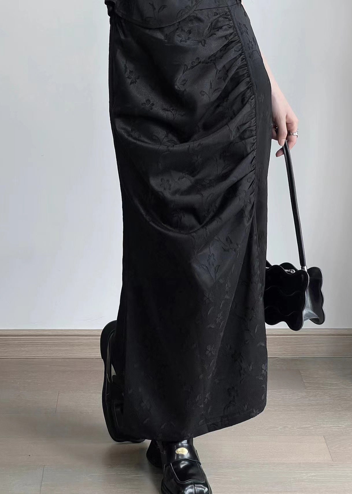 Beautifully Finished Top in a Timeless Design