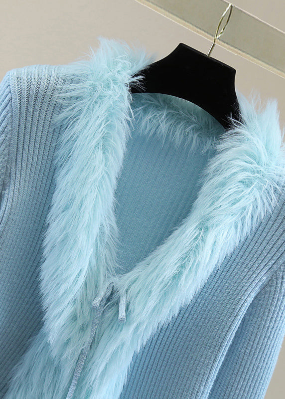 Classic Vintage Sweater with a Flattering Fit