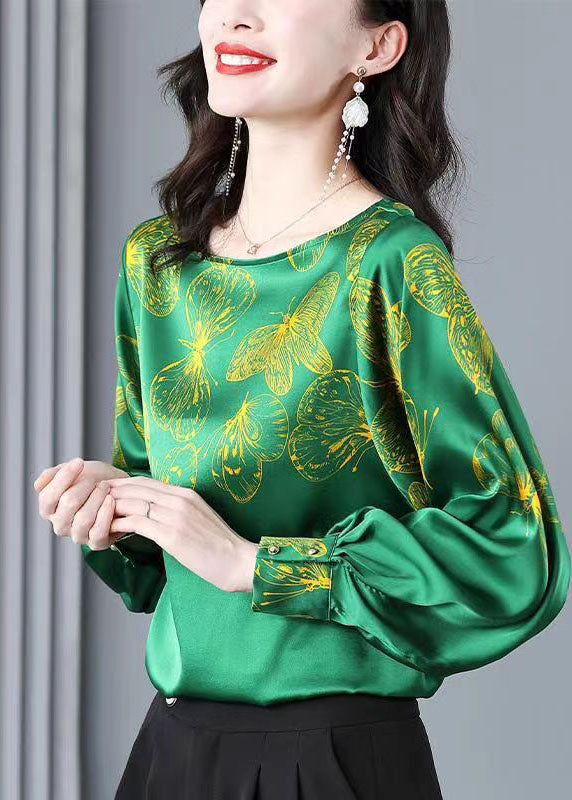 Sophisticated Blouse with a Clean Classic Look