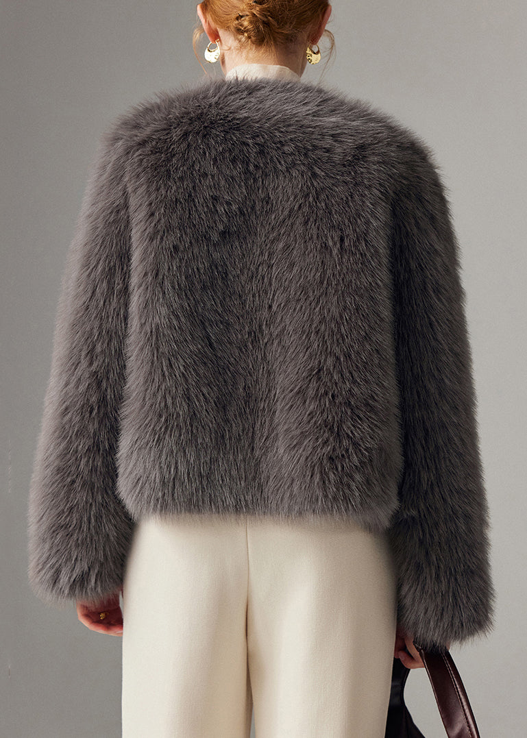 Beautifully Finished Coat in a Timeless Design