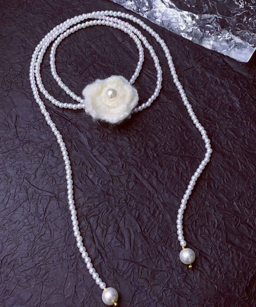 Beautiful Pearl Necklace with Unique Style