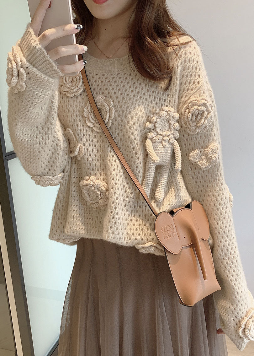 Well Tailored Sweater with a Graceful Silhouette