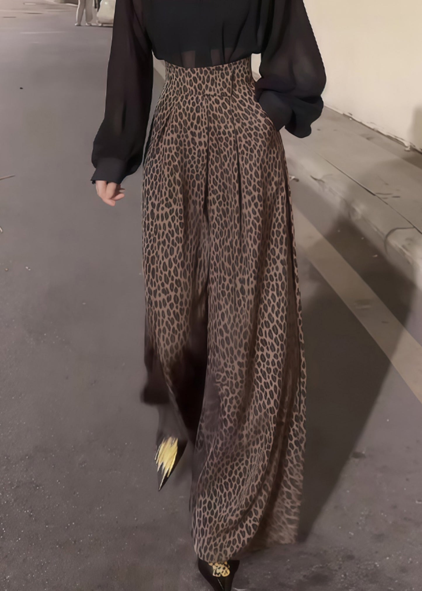 Elegantly Styled Pants for Everyday Wear