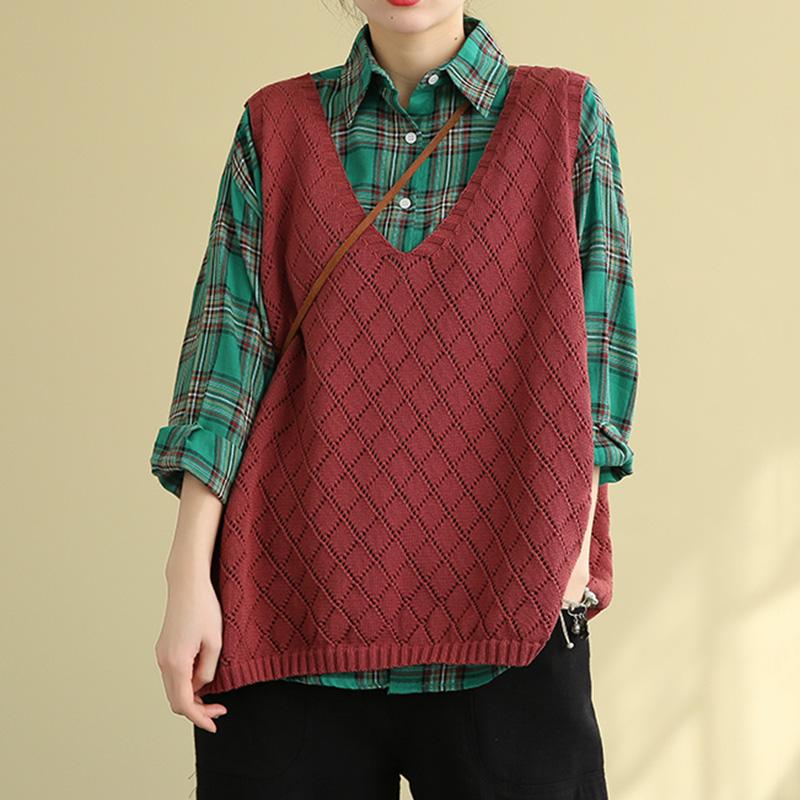 Classic Vintage Sweater with a Flattering Fit