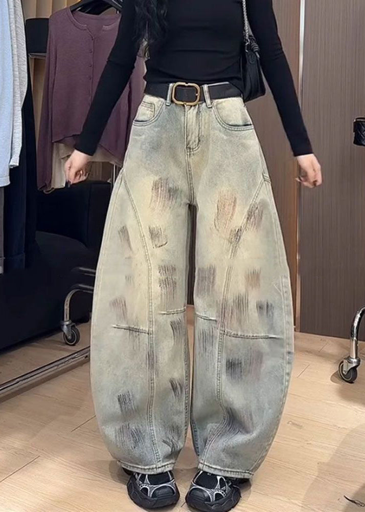 Effortlessly Elegant Pants with a Timeless Design