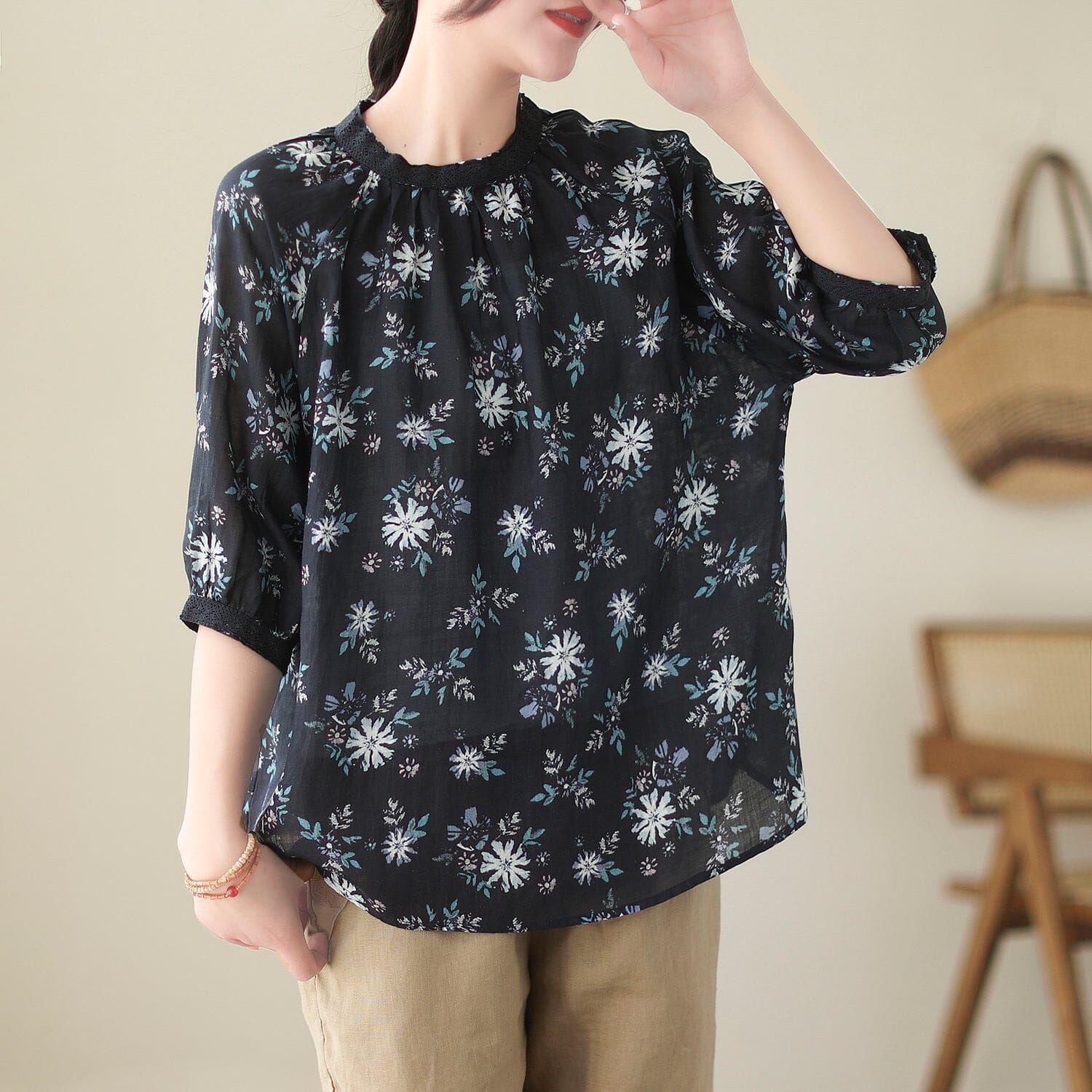 Black/ Flowers
